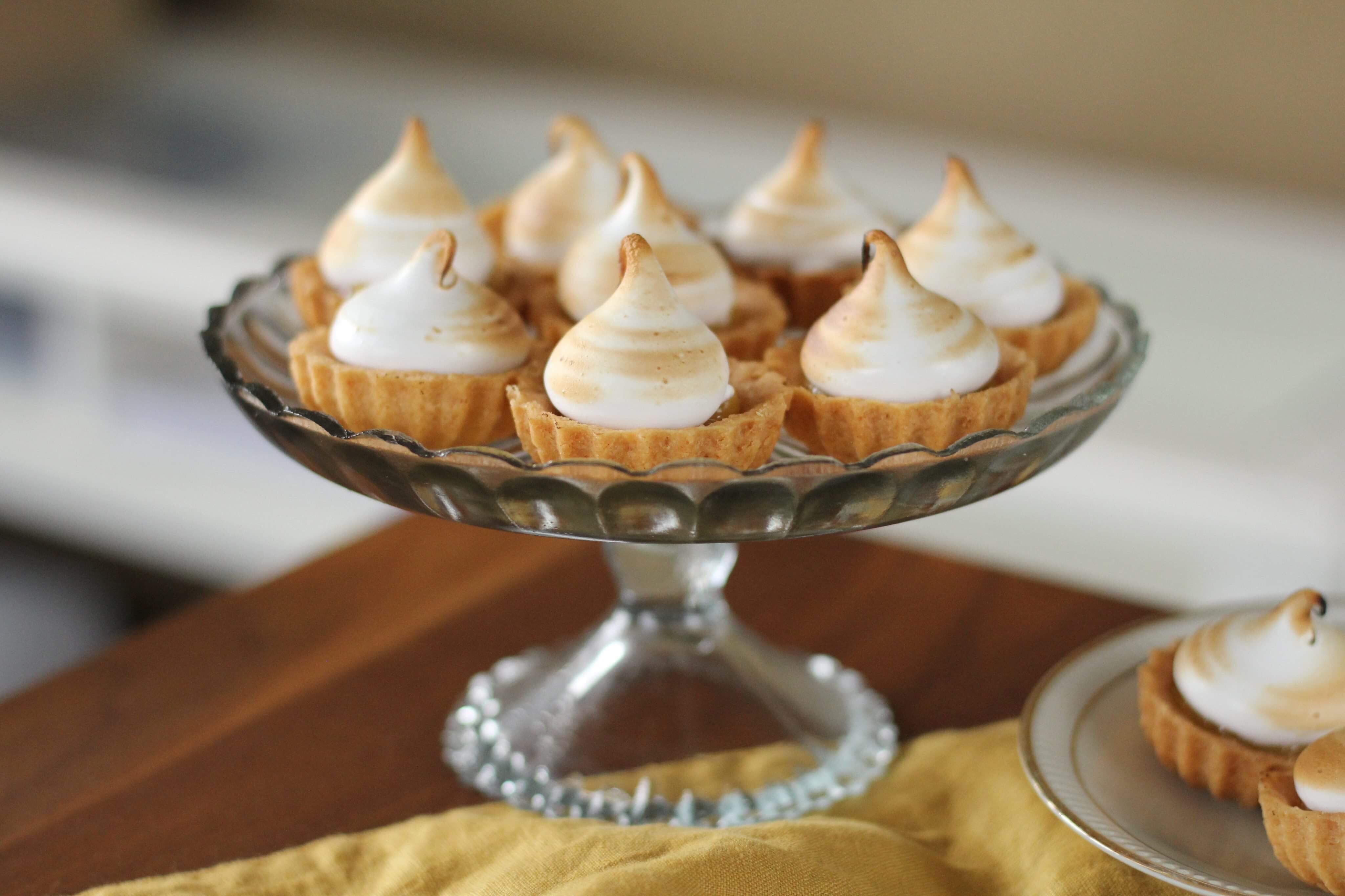 Tartaletky s lemon curdem